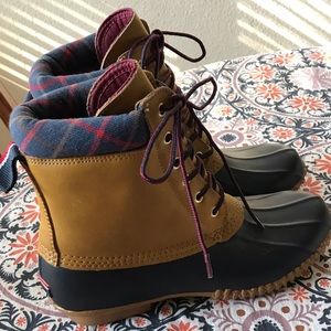 NWOT// Tommy Hilfiger Duck Boots